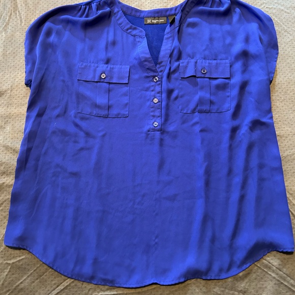 Lot of 3 blouses. All same style and size. 3 different colors. - Picture 6 of 6